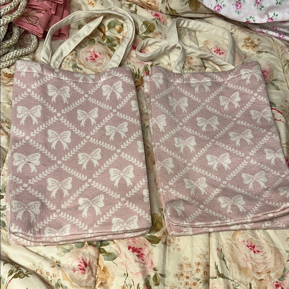 Pink and White Bow Pattern wine bottle holder Tote Bags